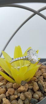 Load image into Gallery viewer, 14 kt white gold engagement ring