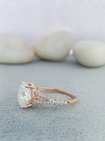 Load image into Gallery viewer, oval halo fine jewellery lab grown diamond engagement ring