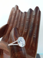 Load image into Gallery viewer, oval halo fine jewellery lab grown diamond engagement ring