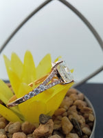 Load image into Gallery viewer, oval halo fine jewellery lab grown diamond engagement ring