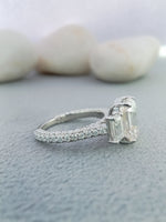 Load image into Gallery viewer, Fine Jewelry Emerald Lab Grown Diamond Solid Gold Three Stone Wedding Engagement Ring