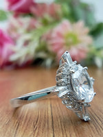 Load image into Gallery viewer, 9x6 mm Oval Cut Lab Grown Diamond Ring