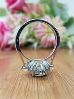 Load image into Gallery viewer, 9x6 mm Oval Cut Lab Grown Diamond Ring