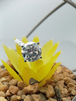 Load image into Gallery viewer, 3.50 ct Round Lab Grown Diamond Solitaire Engagement Ring