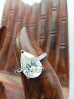 Load image into Gallery viewer, 3.0 ct pear cut diamond solitaire engagement ring
