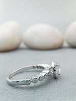 Load image into Gallery viewer, 0.85 ct Round Lab Grown Diamond Halo Engagement Ring with Floating Bubble Band