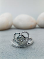 Load image into Gallery viewer, 14 kt White Gold Oval Diamond Ring