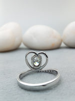Load image into Gallery viewer, 14 kt White Gold Oval Diamond Ring