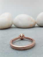 Load image into Gallery viewer, 10/14 kt Rose Gold Flower Cluster Diamond Ring