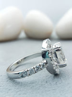 Load image into Gallery viewer, 2 ct Oval Cut Lab Grown Halo Engagement Ring