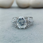 Load image into Gallery viewer, 14 kt oval cut lab grown engagement ring