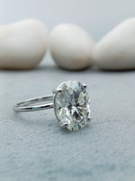 Load image into Gallery viewer, 1.85 carat Lab Grown Oval Engagement Ring
