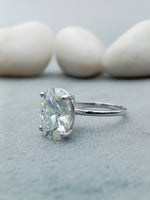 Load image into Gallery viewer, 1.85 carat Lab Grown Oval Engagement Ring