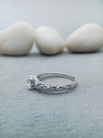Load image into Gallery viewer, 14 kt European Cut Diamond Engagement Ring