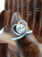 Load image into Gallery viewer, 14 kt White Gold Oval Diamond Ring