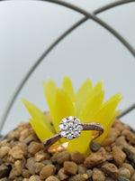 Load image into Gallery viewer, 10/14 kt Rose Gold Flower Cluster Diamond Ring