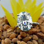 Load image into Gallery viewer, 1.85 carat Lab Grown Oval Engagement Ring