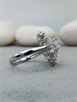 Load image into Gallery viewer, 1.0 carat oval Lab Grown Engagement Ring