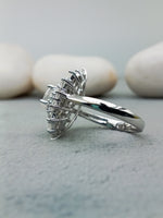 Load image into Gallery viewer, 1.0 carat oval Lab Grown Engagement Ring