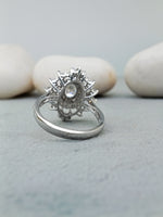 Load image into Gallery viewer, 1.0 carat oval Lab Grown Engagement Ring