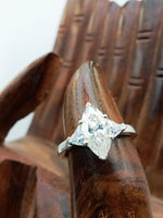 Load image into Gallery viewer, 14/18 kt White gold lab Marquise Diamond Ring
