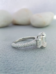 Fine Jewelry Emerald Lab Grown Diamond Solid Gold Three Stone Wedding Engagement Ring