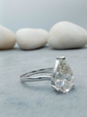 3.0 ct pear cut diamond solitaire engagement ring