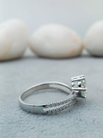 Load image into Gallery viewer, 14k White Gold Round Lab Grown Engagement Ring
