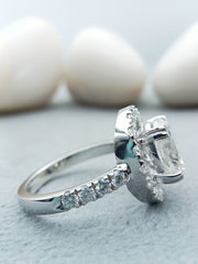 2 ct Oval Cut Lab Grown Halo Engagement Ring