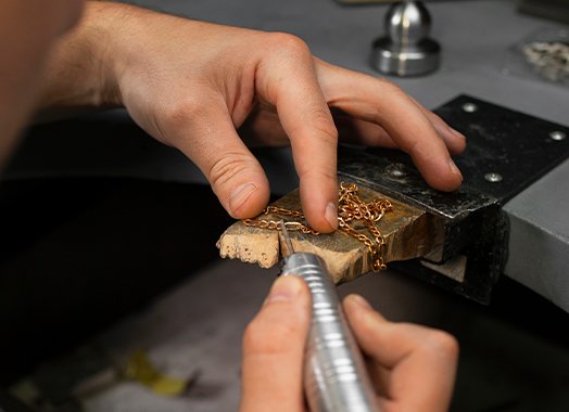 DVINS - Premium Jewellery Manufacturer in India for Gold, Diamond, and Custom Jewellery