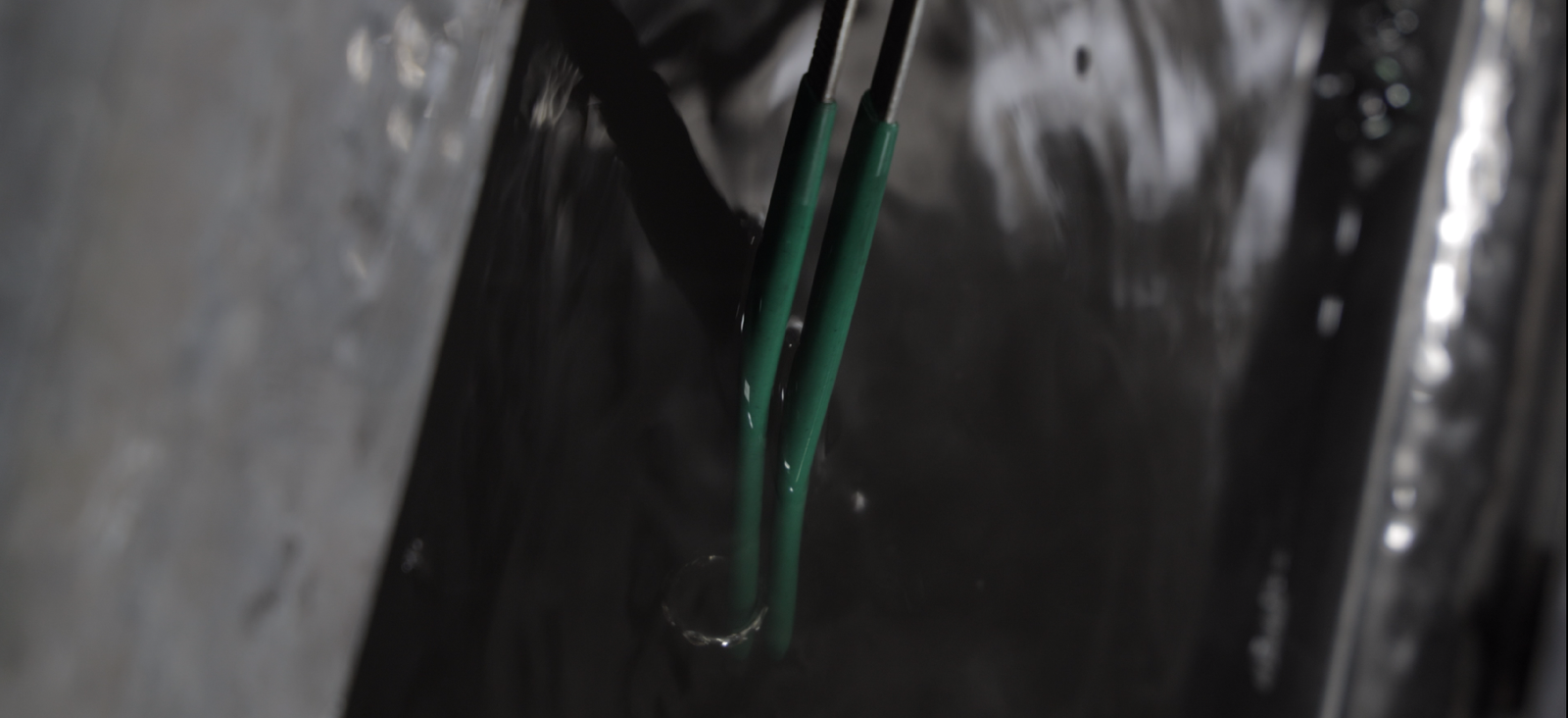 Ultrasonic cleaning of the polished piece